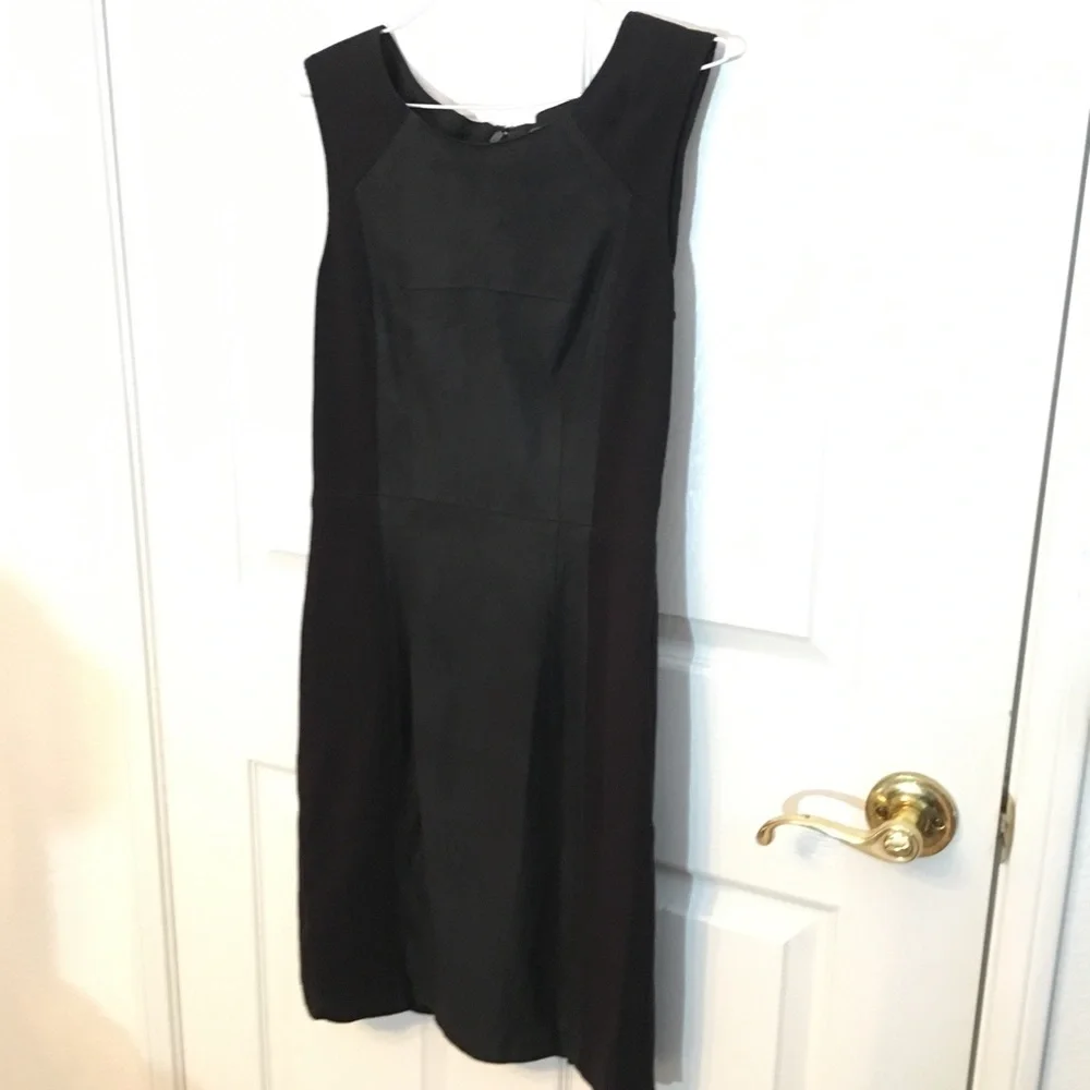 BCBGMAXAZRIA Black Dress Kellen Suede Panel Sheath LBD Career Party Size 0 XS - Picture 3 of 6